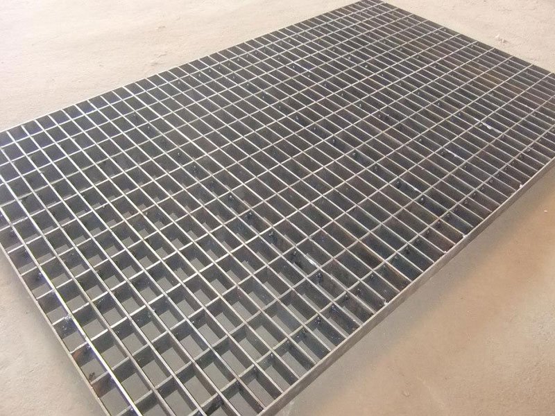 防滑鋼格柵在游樂場設(shè)施的防滑設(shè)計(jì)