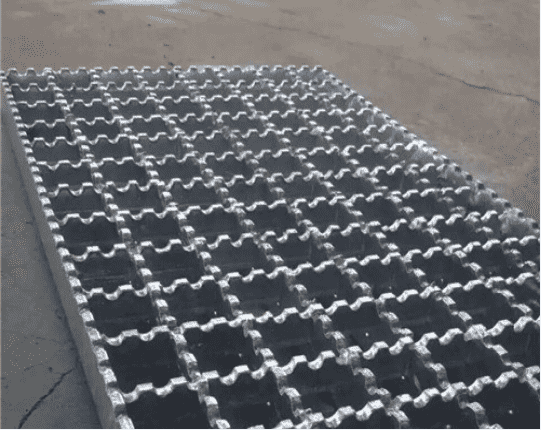 中石化油廠專用齒形鋼格柵板平臺廠家價格優(yōu)惠！！